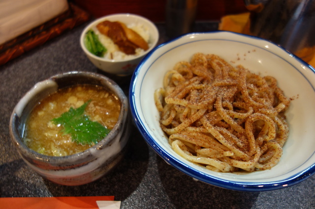 ラーメン激戦区の大行列店 烈志笑魚油 麺香房 三く 神戸食事記