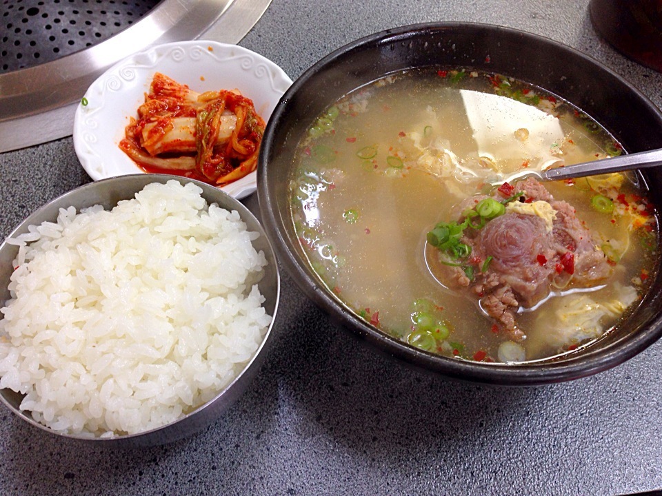 地元で大人気の絶品テールスープ 新長田 焼肉 門 神戸食事記